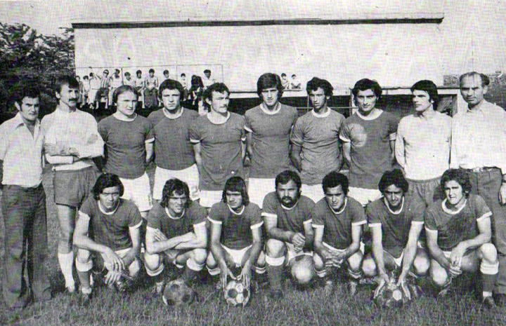 Istorija ex yu fudbala - FK RADNIČKI Pirot Osnovan: 1945. Status: aktivan -  Prva liga Srbije (2.takmičarski rang). NAJVEĆI USPESI: 18 sezona  drugoligaš: 1969 - 1981, 1982 - 1988, 21. na večitoj